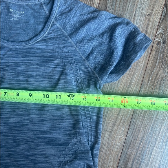 Athleta Shirt Womens Small Speedlight Seamless Tee T-Shirt Top Gray - Picture 5 of 6